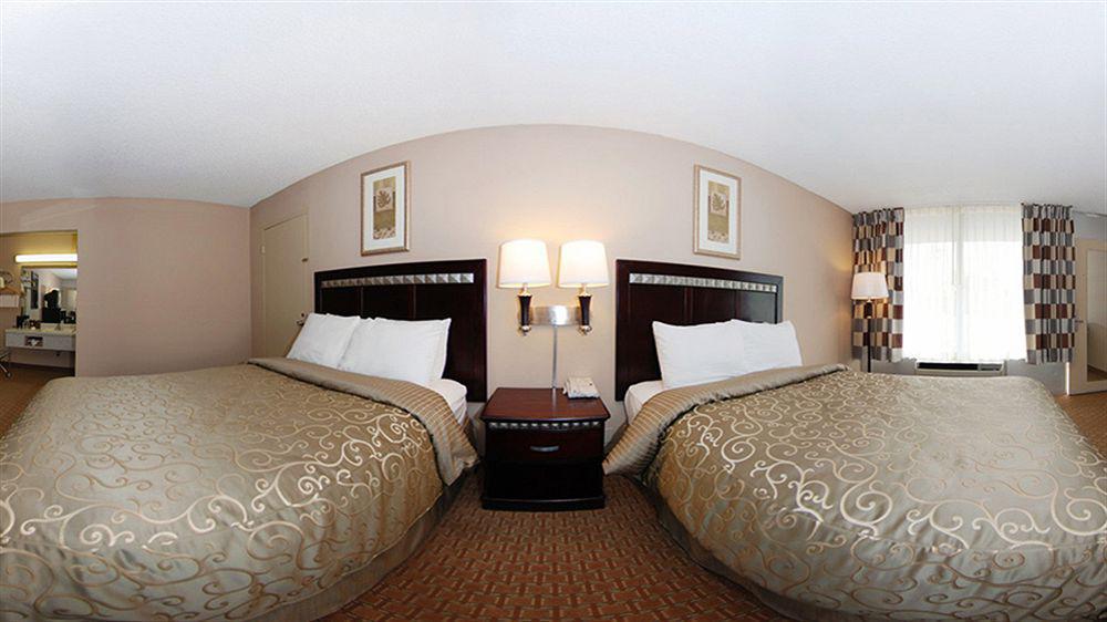 Clarion Inn And Events Center Pueblo North Екстериор снимка