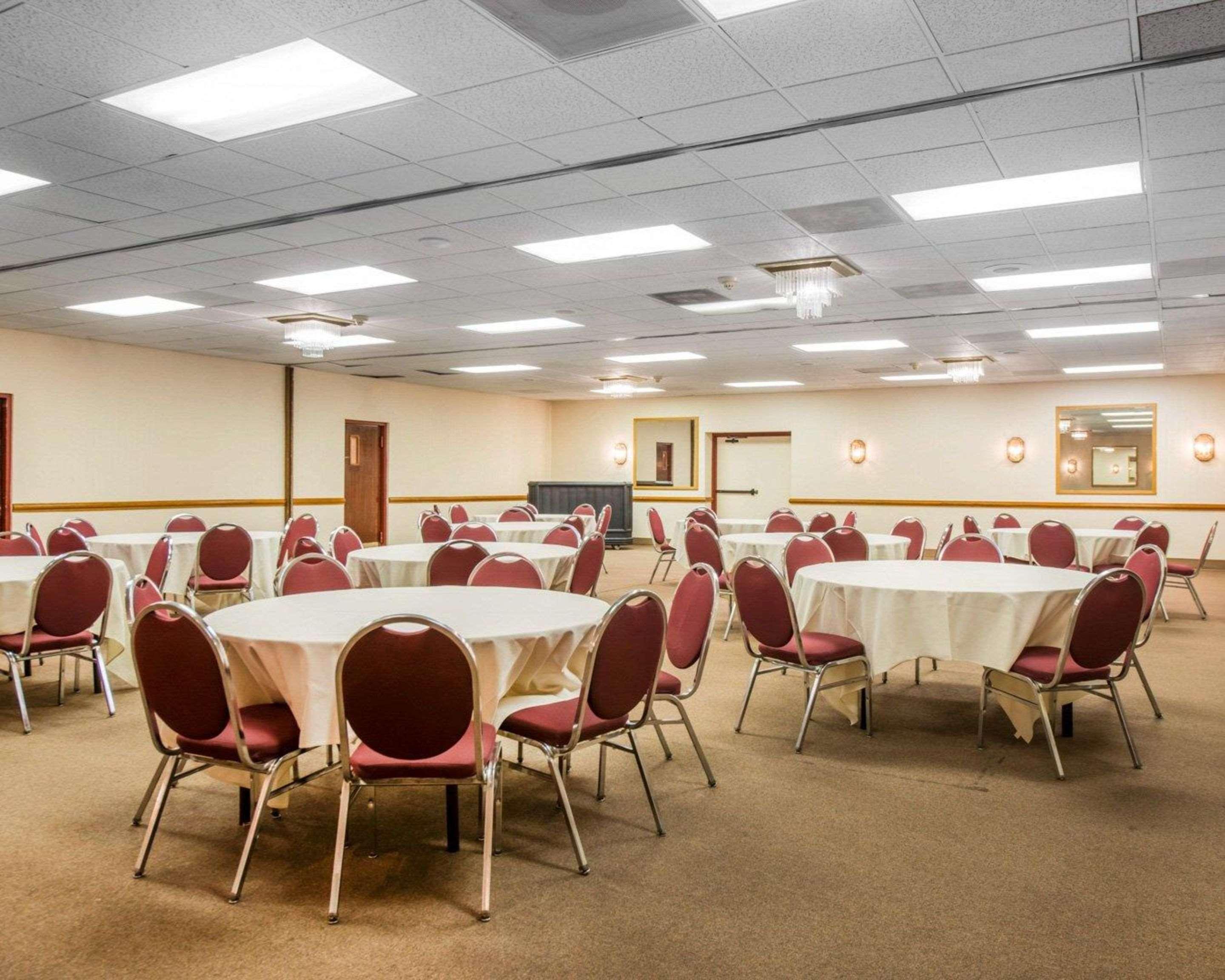 Clarion Inn And Events Center Pueblo North Екстериор снимка