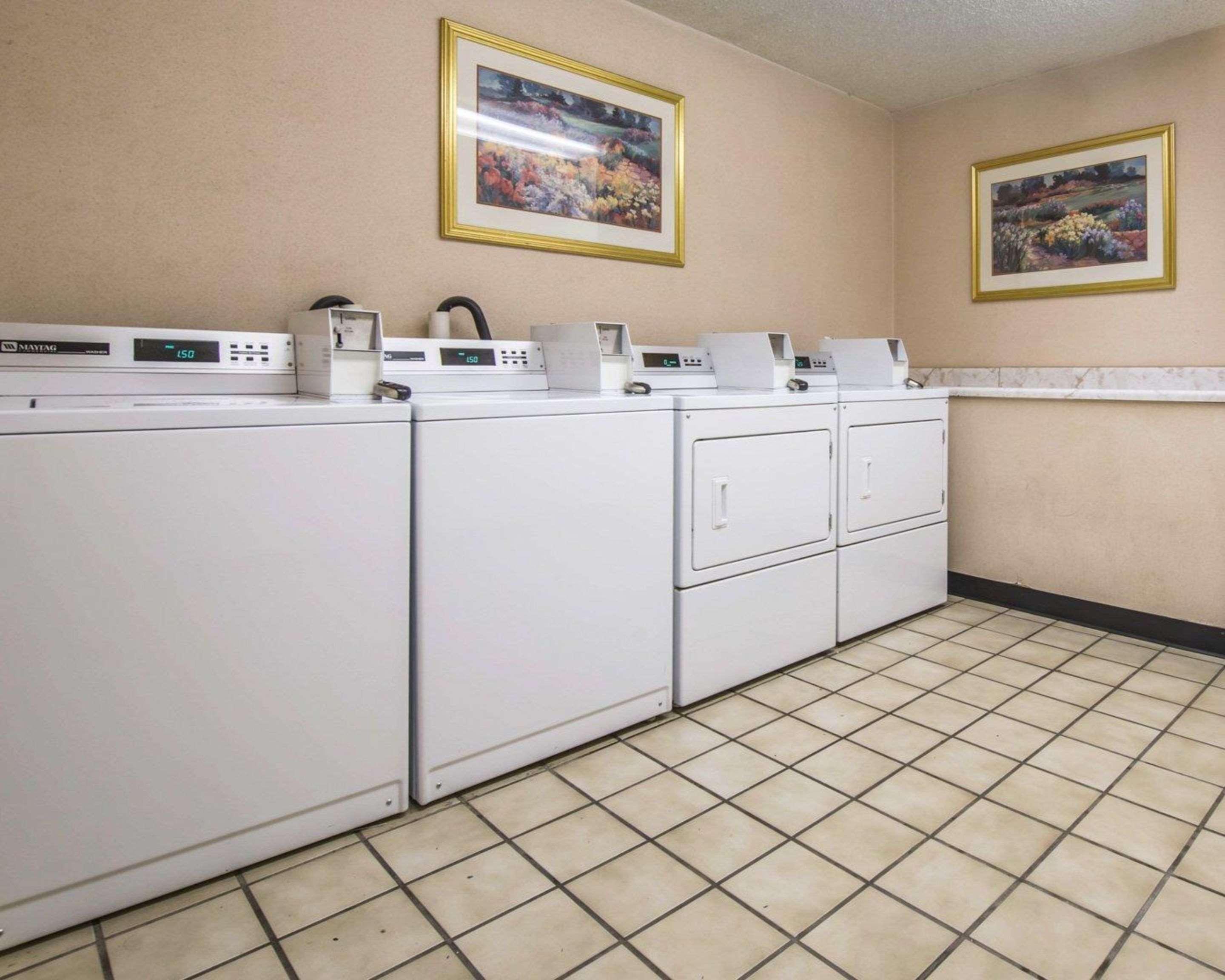 Clarion Inn And Events Center Pueblo North Екстериор снимка