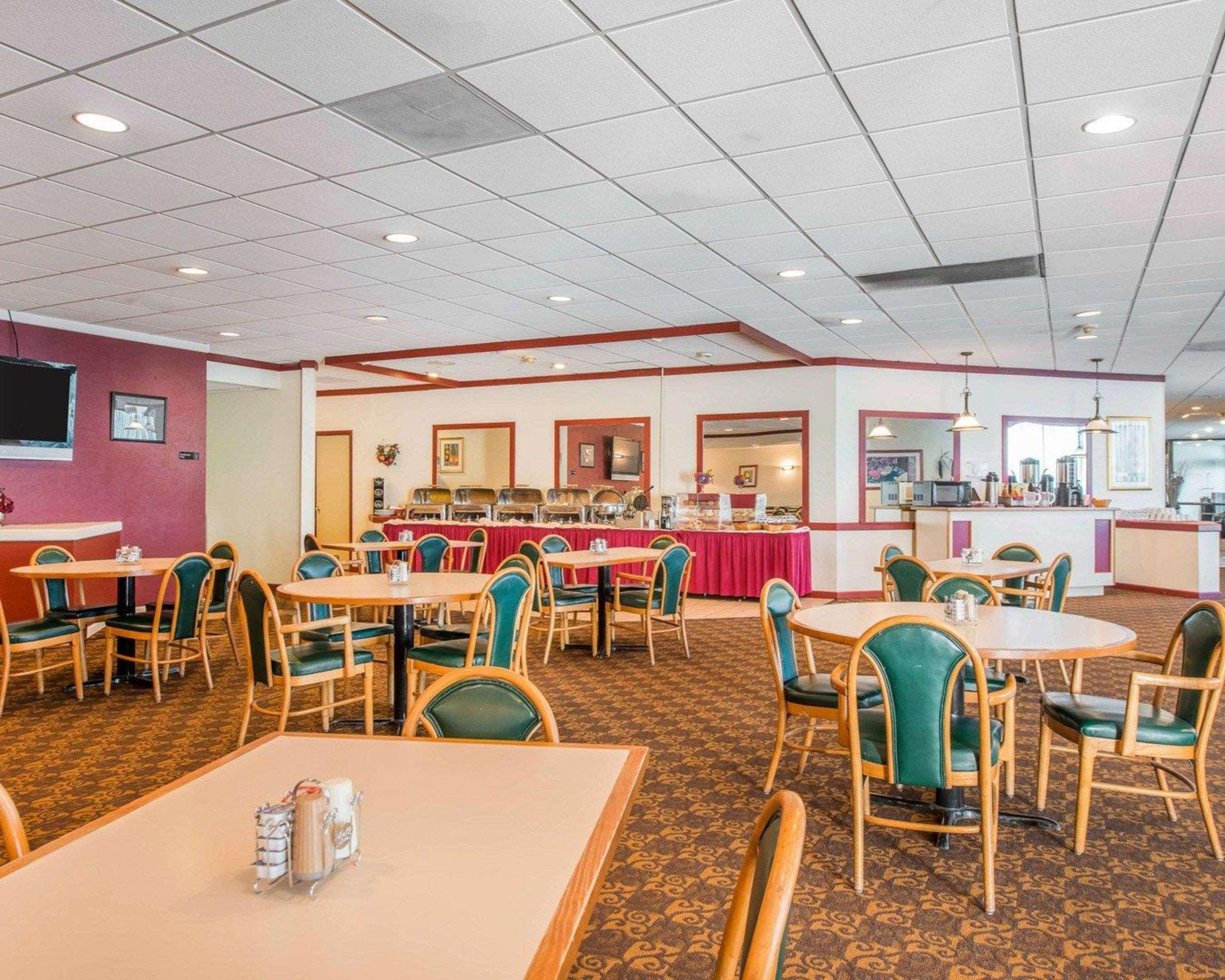 Clarion Inn And Events Center Pueblo North Екстериор снимка